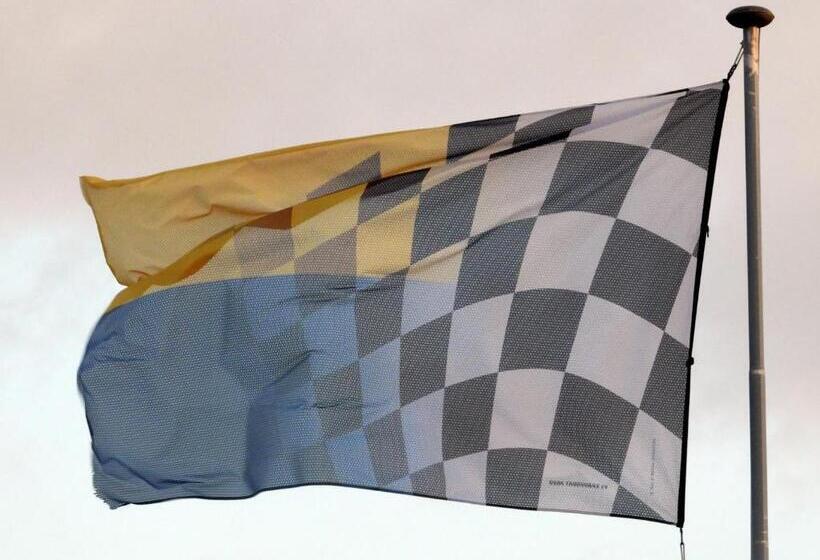 هتل / Pension Villa Tanahlot