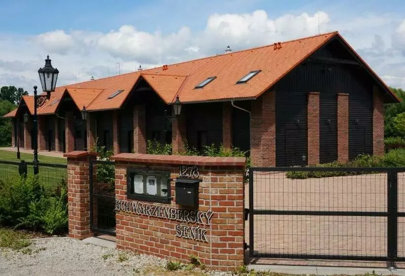 پانسیون Penzion Schwarzenberský Seník