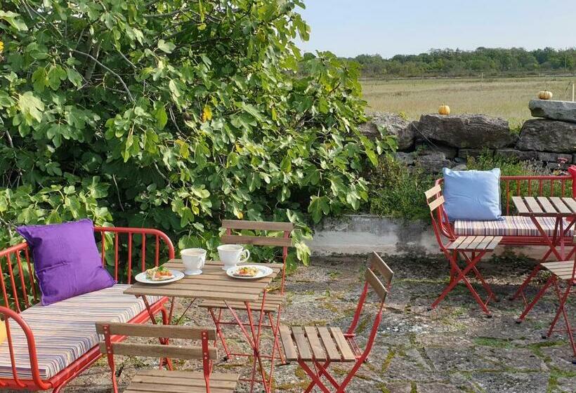 Marsjö Gård Bo & Yoga Vandrarhem