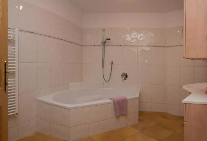 Landhaus Charlotte Apartments Tirol