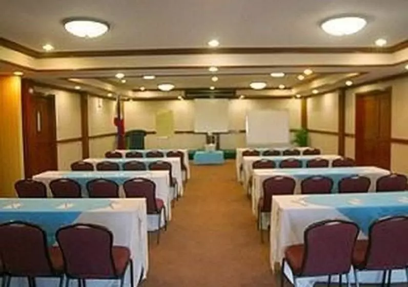 Days Hotel Cebu Airport