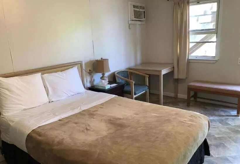 בית מלון כפרי Atlantic Breeze Inn