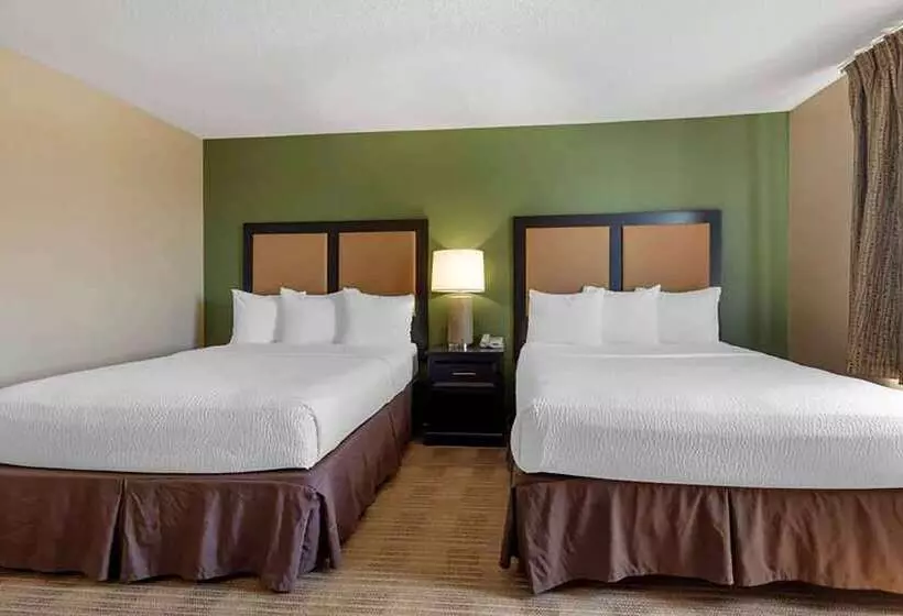 ホテル Baymont By Wyndham Bedford Dallas