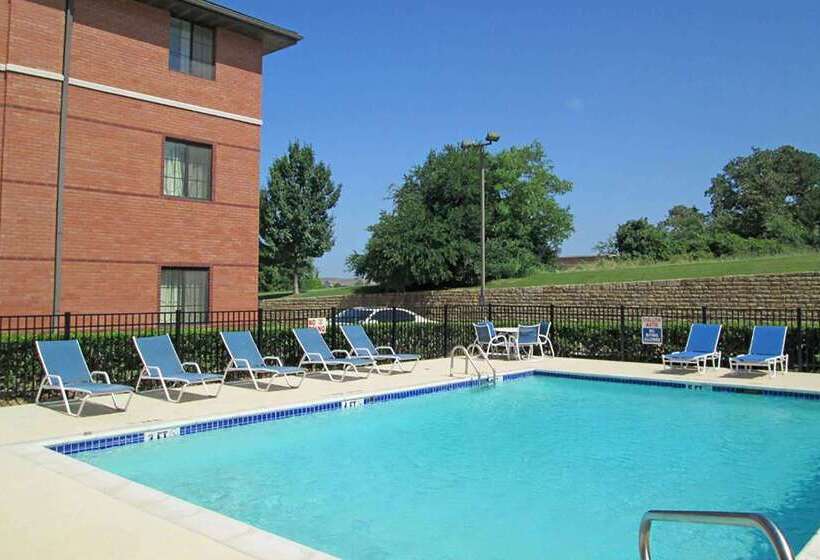 בית מלון כפרי Baymont By Wyndham Bedford Dallas