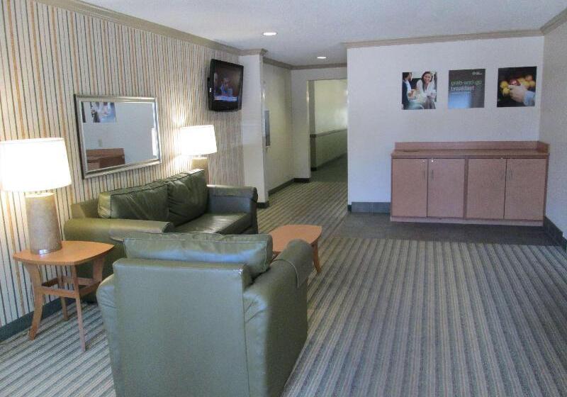 בית מלון כפרי Baymont By Wyndham Bedford Dallas