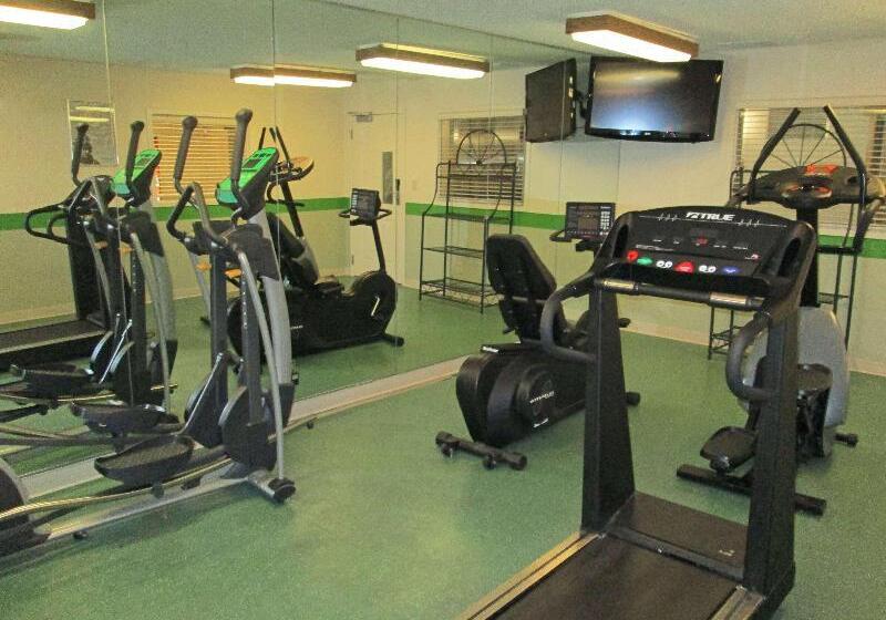 בית מלון כפרי Baymont By Wyndham Bedford Dallas