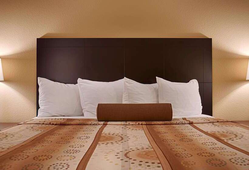 בית מלון כפרי Best Western Plus Royal Mountain Inn & Suites