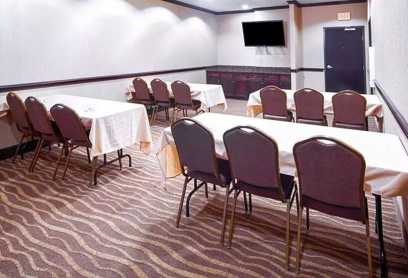 Szálloda Best Western Plus Royal Mountain Inn & Suites