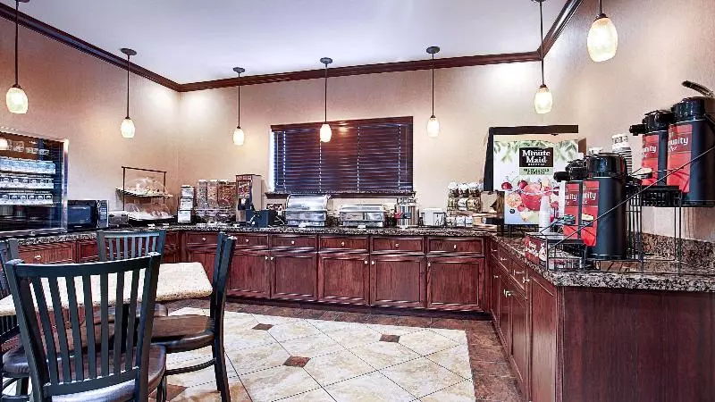 Szálloda Best Western Plus Royal Mountain Inn & Suites