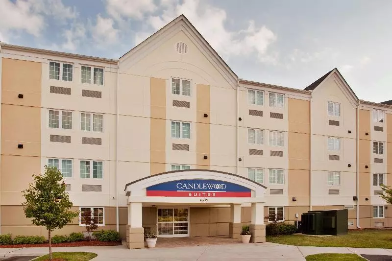 בית מלון כפרי Candlewood Suites Chesapeake Suffolk, An Ihg