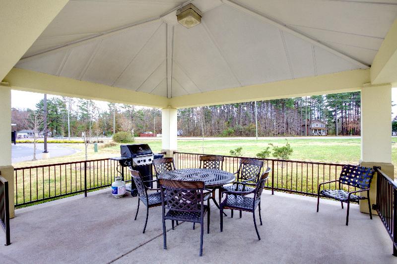 فندق Candlewood Suites Chesapeake Suffolk, An Ihg