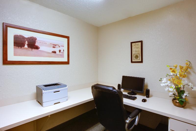 فندق Candlewood Suites Chesapeake Suffolk, An Ihg