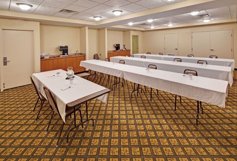 فندق Candlewood Suites Omaha Airport By Ihg