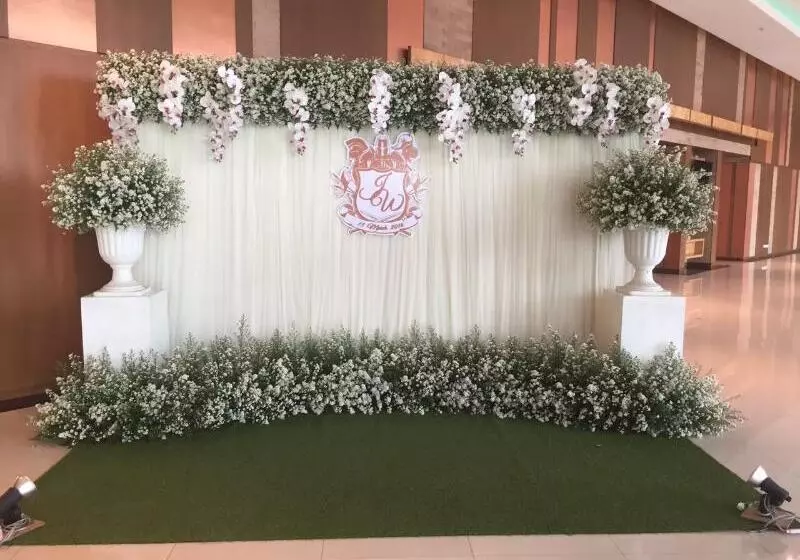 Chiangmai Grandview Hotel & Convention Center Sha Extra Plus