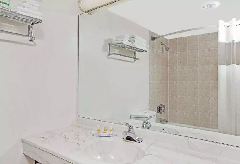 Отель Best Western Rutgers University