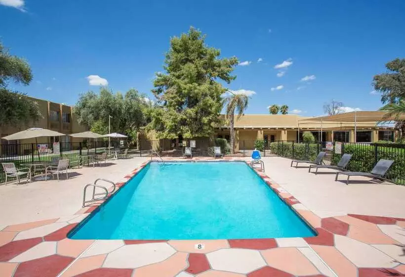 Days Hotel By Wyndham Peoria Glendale Area