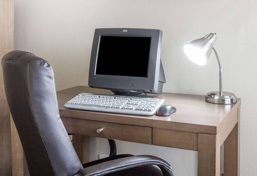 Days Hotel By Wyndham Peoria Glendale Area