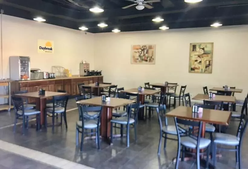 Days Hotel By Wyndham Peoria Glendale Area