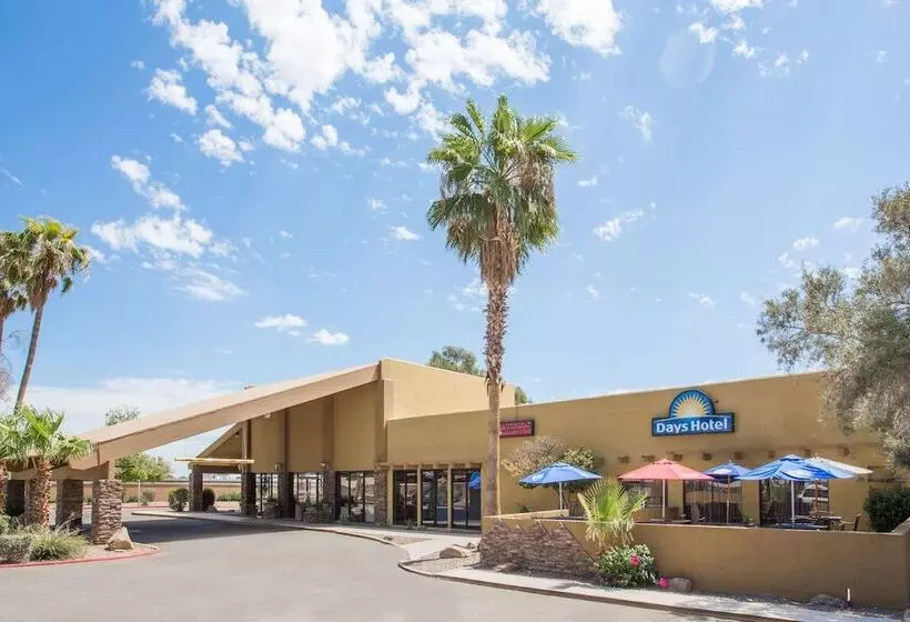 Days Hotel By Wyndham Peoria Glendale Area