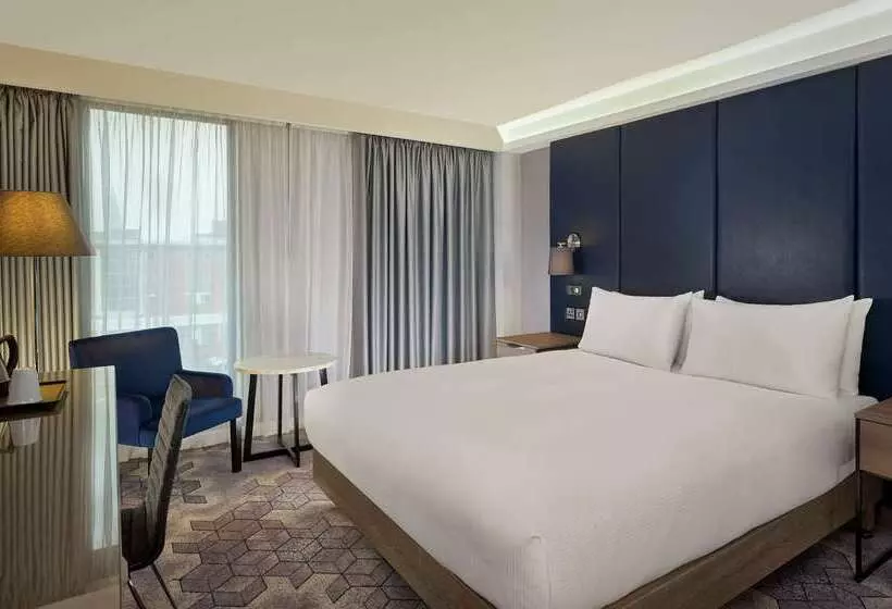 ホテル Doubletree By Hilton Lincoln