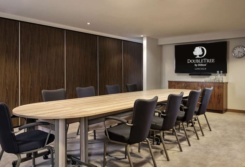 Отель Doubletree By Hilton  Lincoln