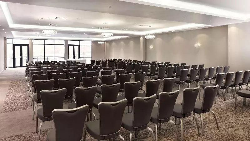 ホテル Doubletree By Hilton Lincoln