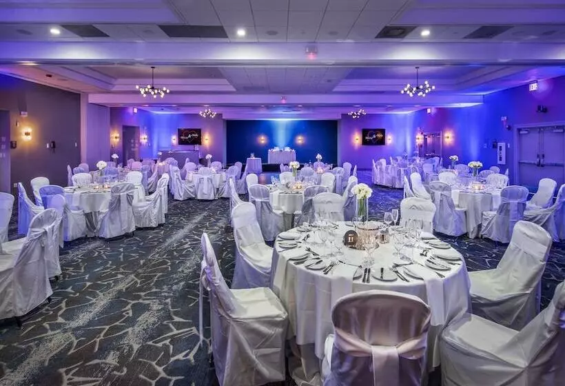 Отель Doubletree By Hilton Monroe Township Cranbury