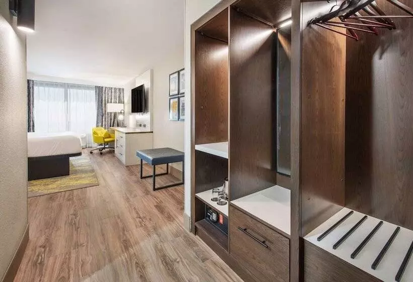 Отель Doubletree By Hilton Monroe Township Cranbury