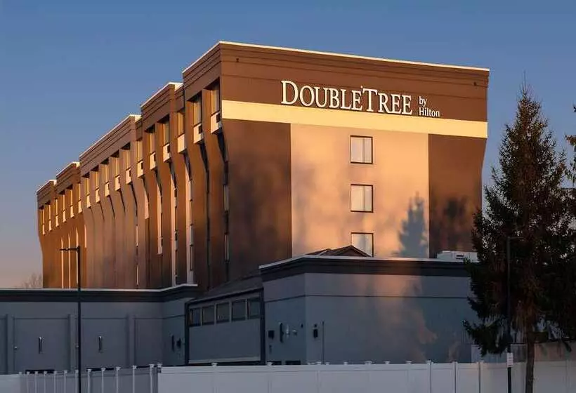 Отель Doubletree By Hilton Monroe Township Cranbury