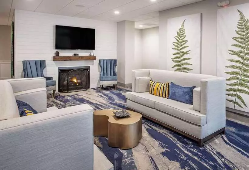 Отель Doubletree By Hilton Monroe Township Cranbury