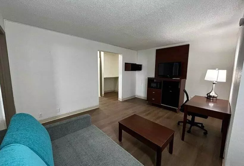 ホテル Econo Lodge Inn & Suites