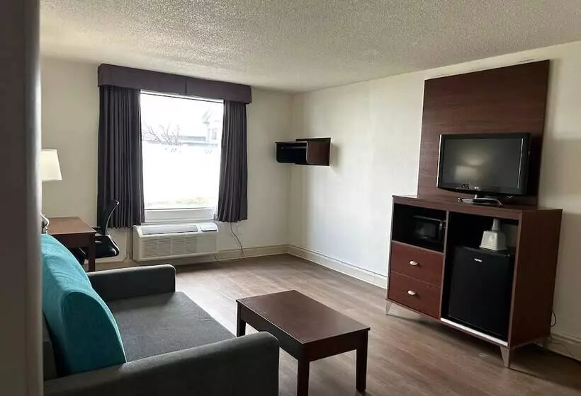 ホテル Econo Lodge Inn & Suites