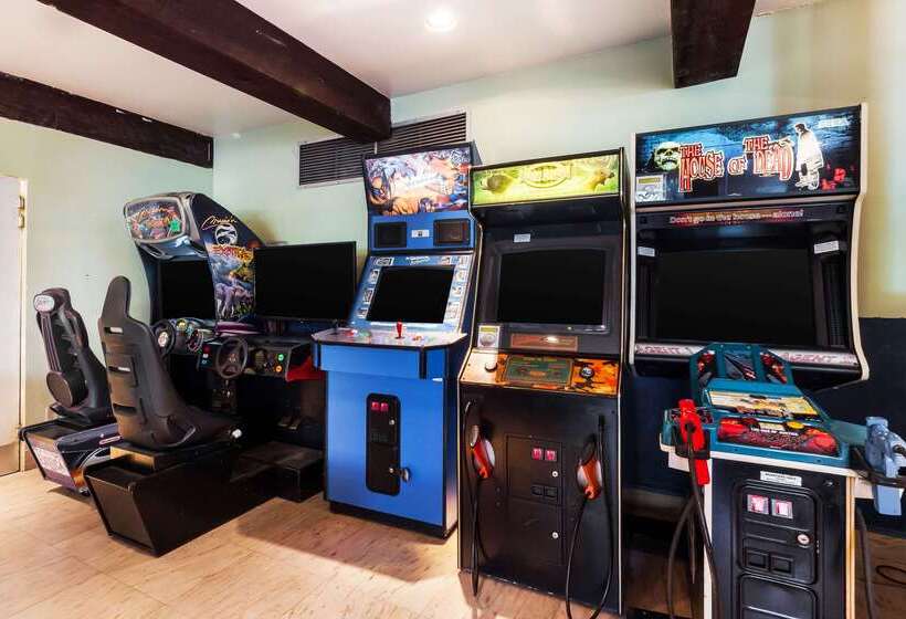 Отель The Block215