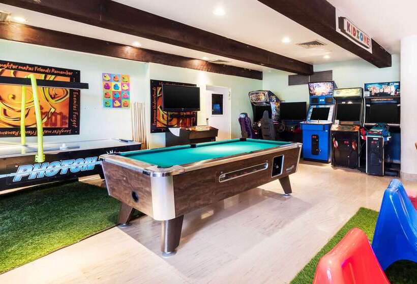 Отель The Block215