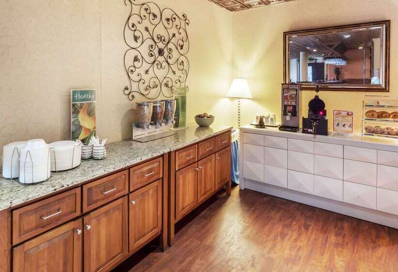 Отель The Block215