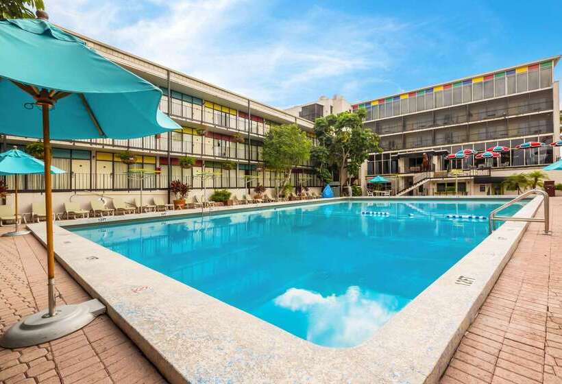 Отель The Block215