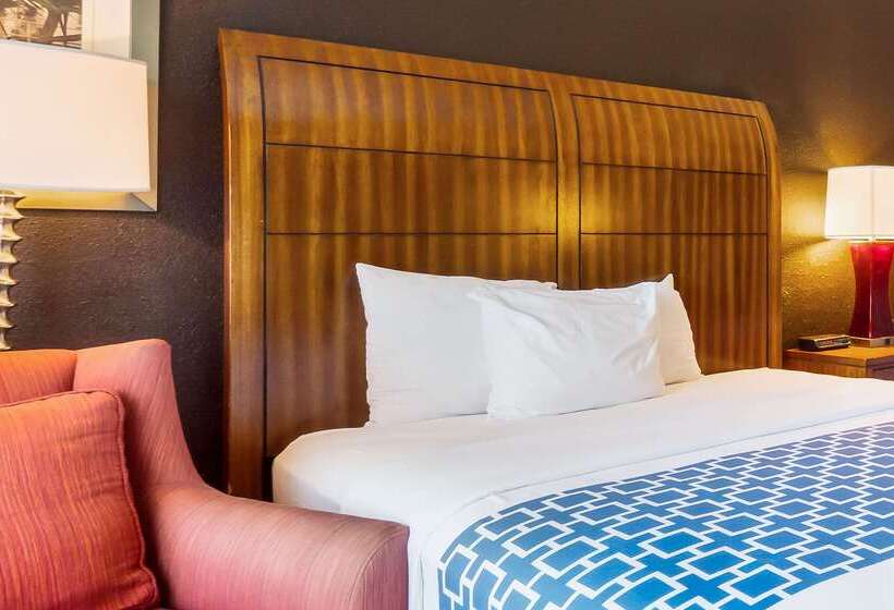 Отель The Block215