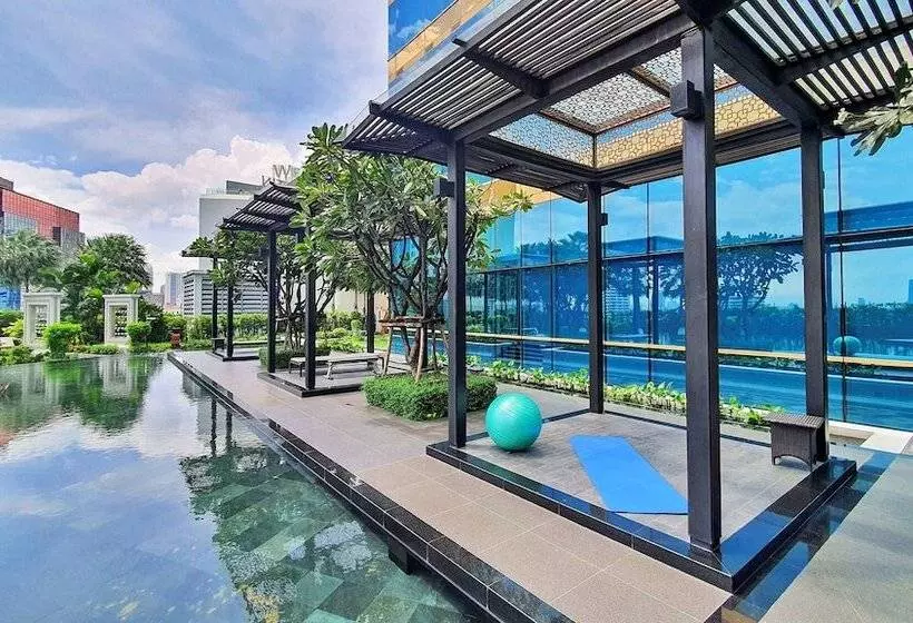 Grande Centre Point Hotel Terminal21