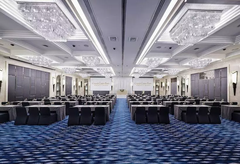 Grande Centre Point Hotel Terminal21