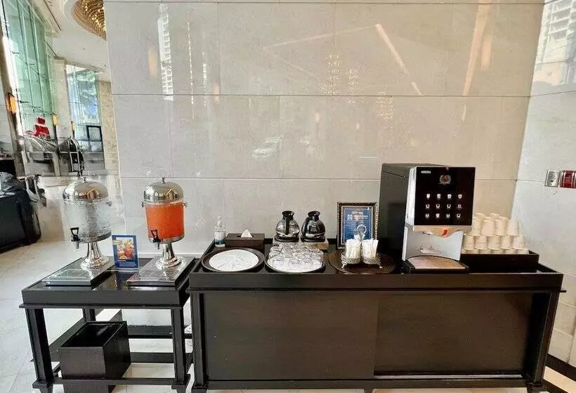 Grande Centre Point Hotel Terminal21