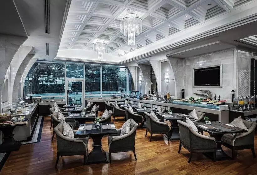 Grande Centre Point Hotel Terminal21