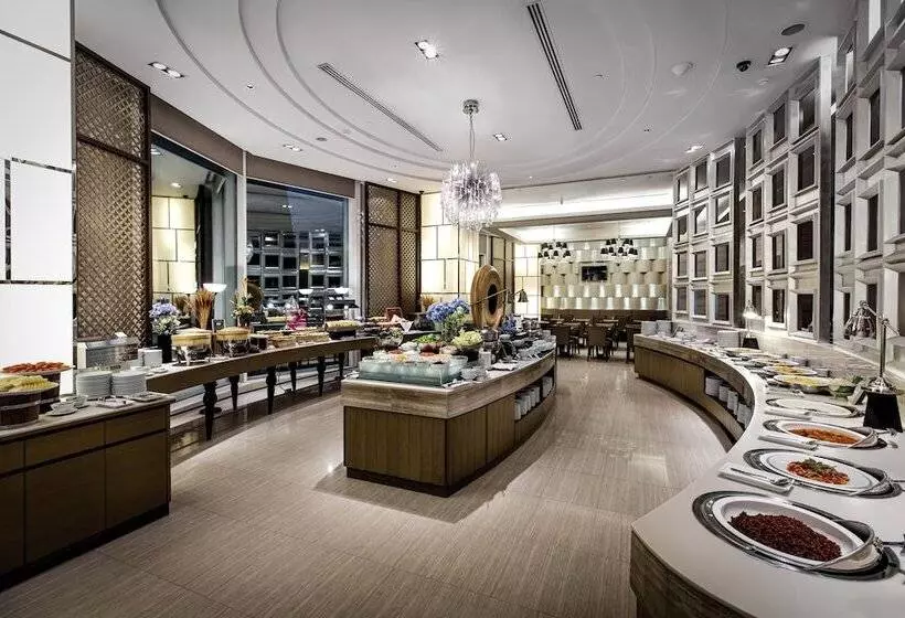 Grande Centre Point Hotel Terminal21