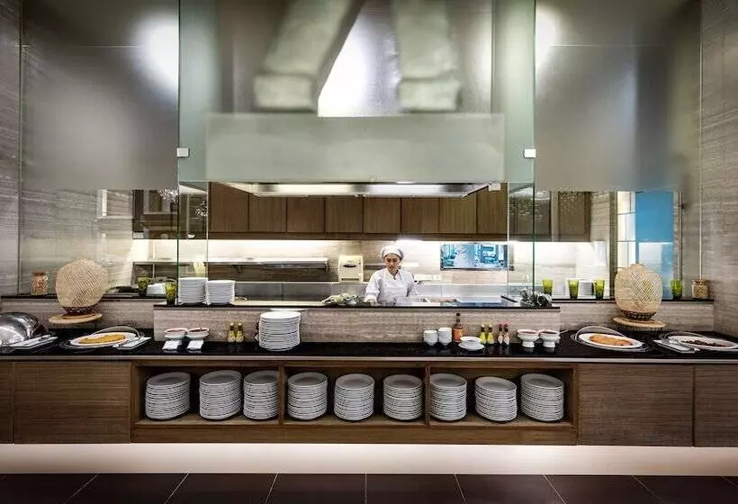 Grande Centre Point Hotel Terminal21