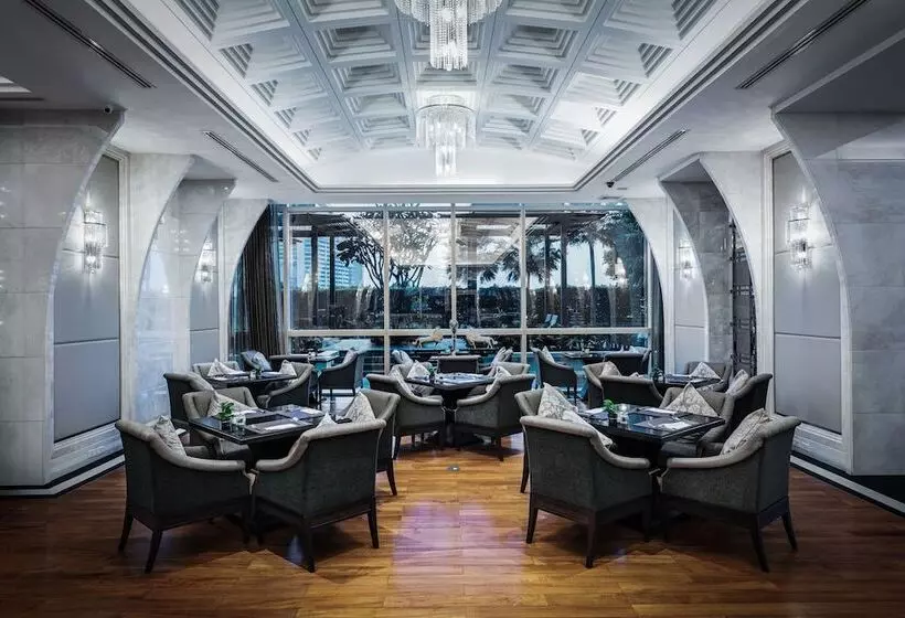 Grande Centre Point Hotel Terminal21