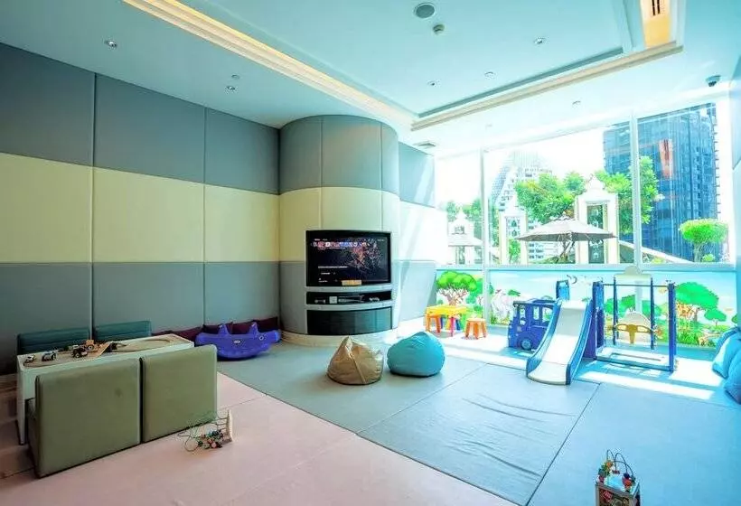 Grande Centre Point Hotel Terminal21