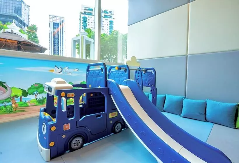 Grande Centre Point Hotel Terminal21