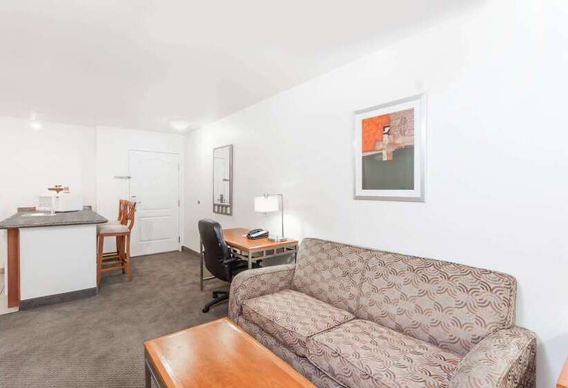 Отель Hawthorn Suites By Wyndham Victorville