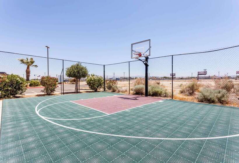 Отель Hawthorn Suites By Wyndham Victorville