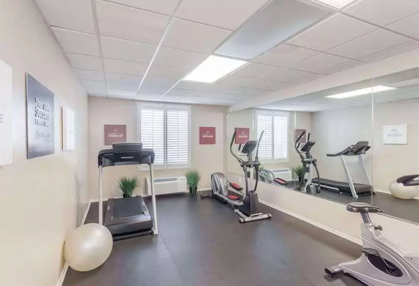 Отель Hawthorn Suites By Wyndham Victorville