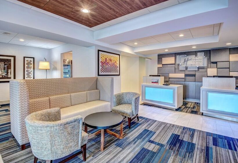 هتل Holiday Inn Express Woodbridge, An Ihg